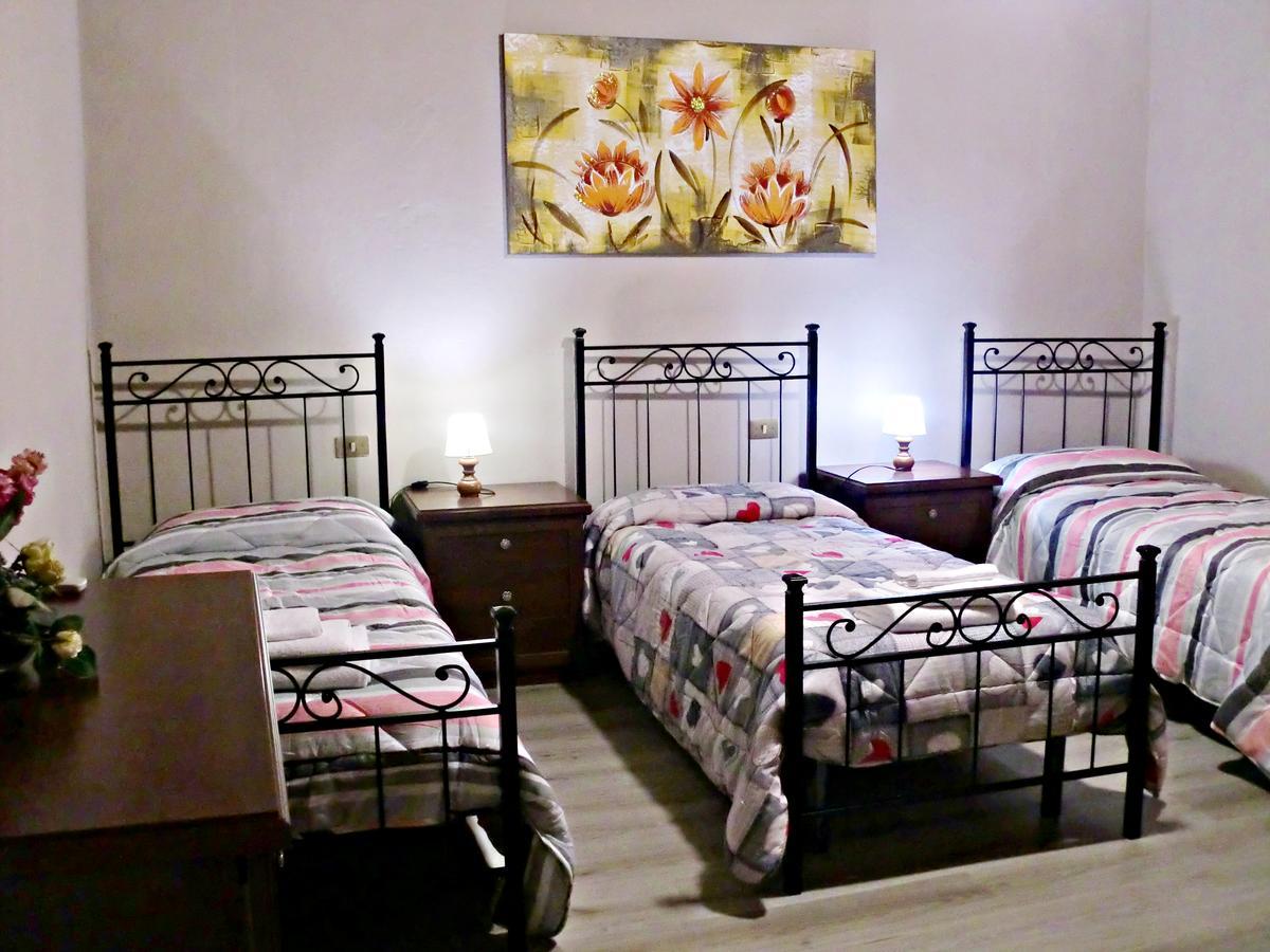Tuscan Sun Holiday Apartments Lucca Værelse billede